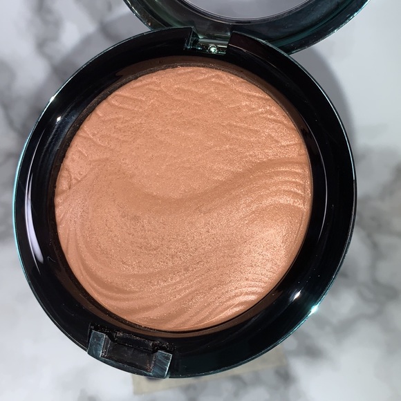 DELPHIC Alluring Aquatic Extra Dimension Bronzer MAC Bronzing Powder - Picture 7 of 17
